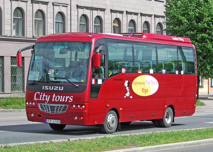 Autobusa noma Ludzā Isuzu 25 vietas